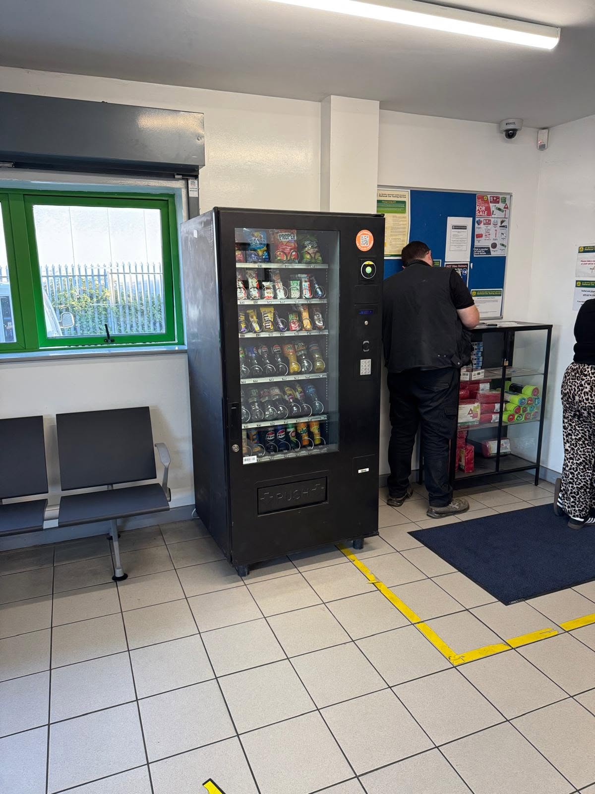 How Should Vending Machines Handle Cashless Payments?